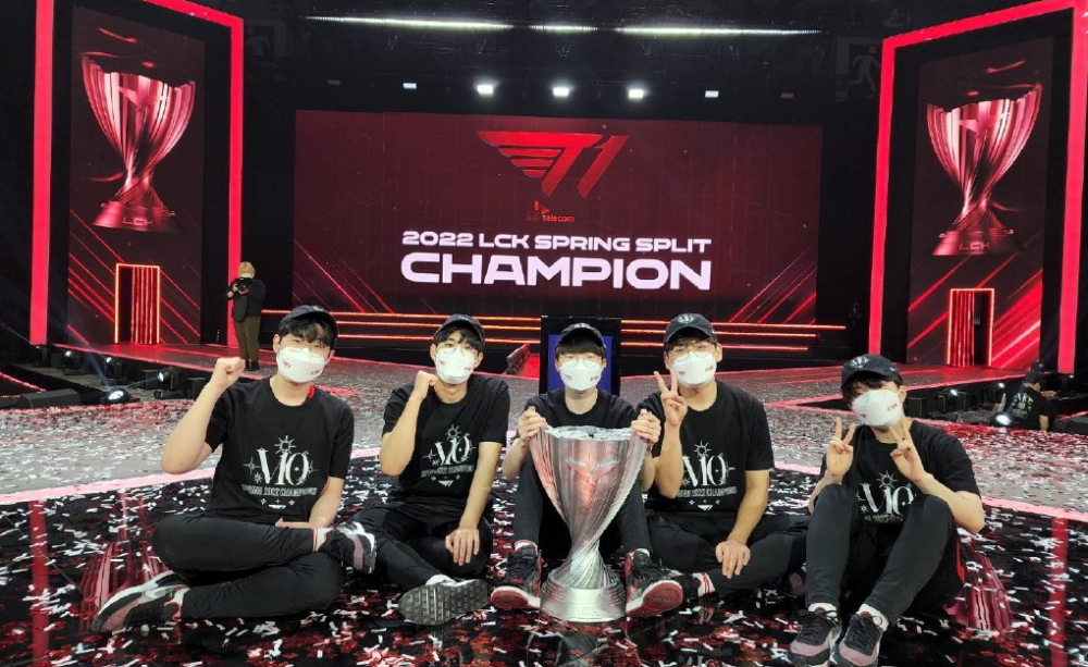 年打出具有 年打出具有