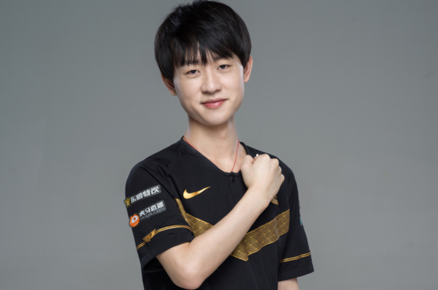 月敲定新帅 月敲定新帅