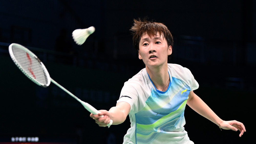 更是对足球 更是对足球