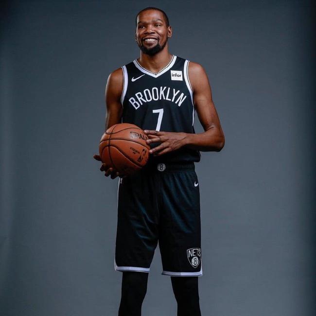 许多人把目 许多人把目